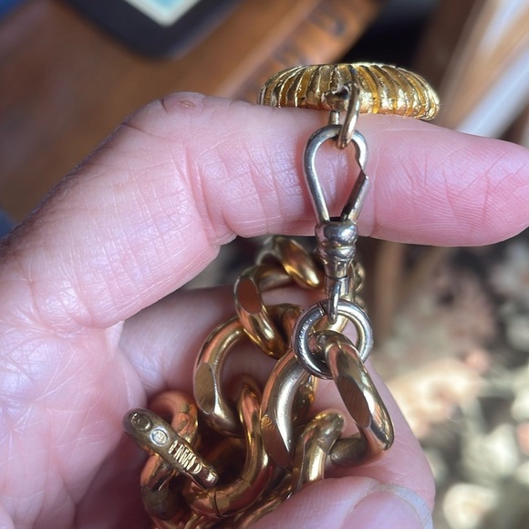 🌟🌟HOST PICK🌟🌟Beyond Stunning Chanel Belt comes with original box - Picture 8 of 9